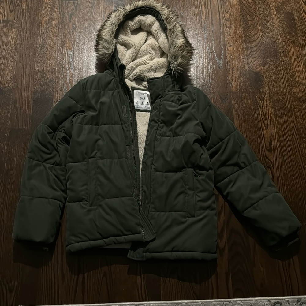 Boys 15/16 Abercrombie and Fitch parka with soft fur interior.